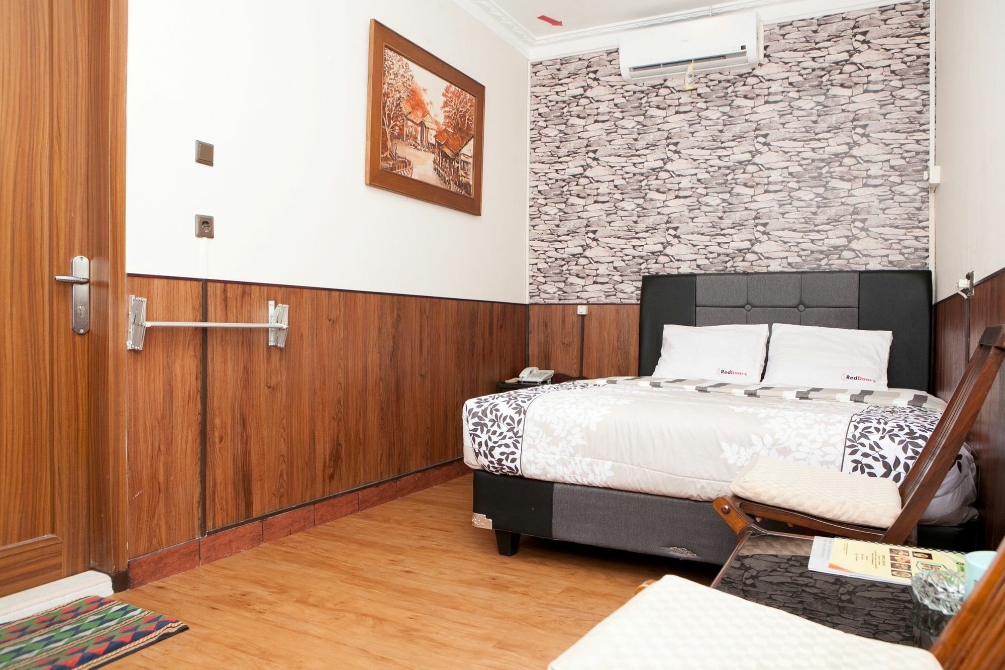 Reddoorz Plus Near Riau Street Bandung Exterior photo